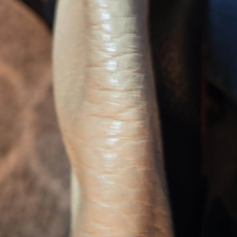 Black and Cream Leather Bag - Picture 7 of 17